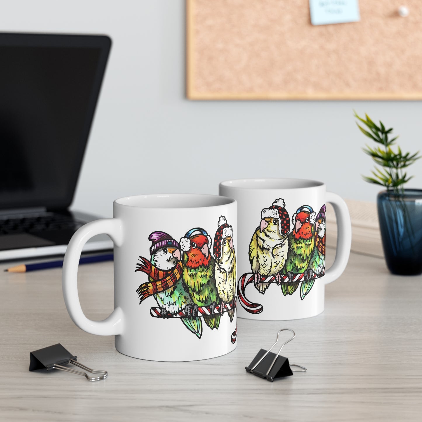 3 tortolitos con ropa de invierno y posados en un bastón de caramelo, taza de 11 oz o 15 oz