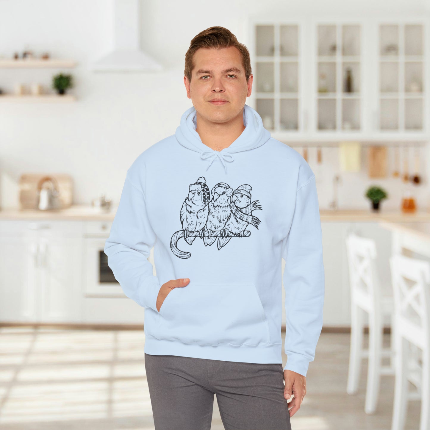 3 tourtereaux avec vêtements d'hiver et perchés sur une canne en bonbon, sweat à capuche Line Art