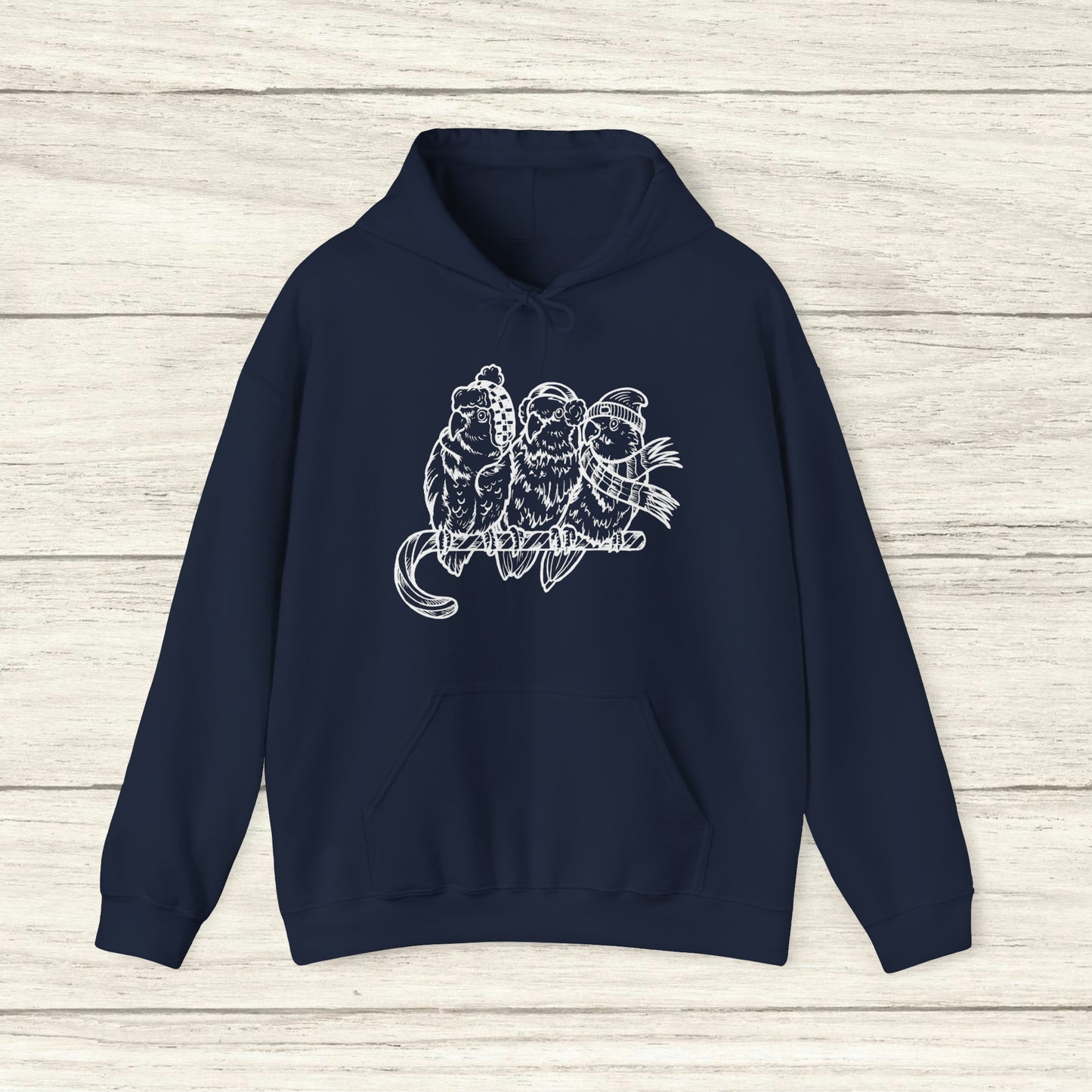 3 tourtereaux avec vêtements d'hiver et perchés sur une canne en bonbon, sweat à capuche Line Art