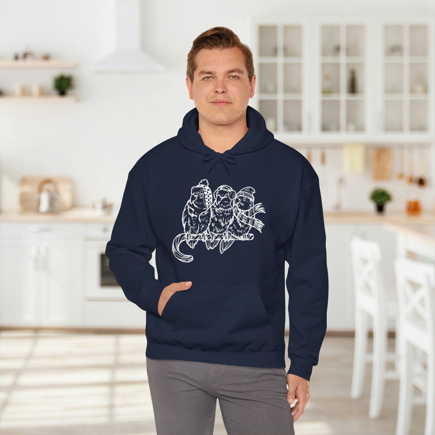 3 tourtereaux avec vêtements d'hiver et perchés sur une canne en bonbon, sweat à capuche Line Art