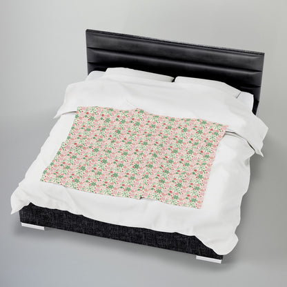 Christmas Pink Snowflake Velveteen Plush Blanket
