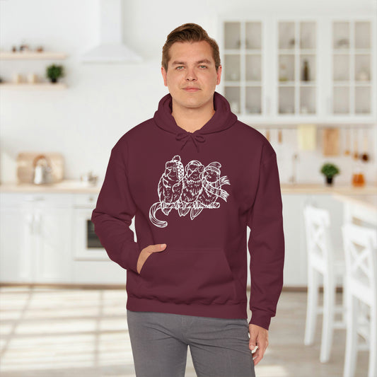 3 tourtereaux avec vêtements d'hiver et perchés sur une canne en bonbon, sweat à capuche Line Art